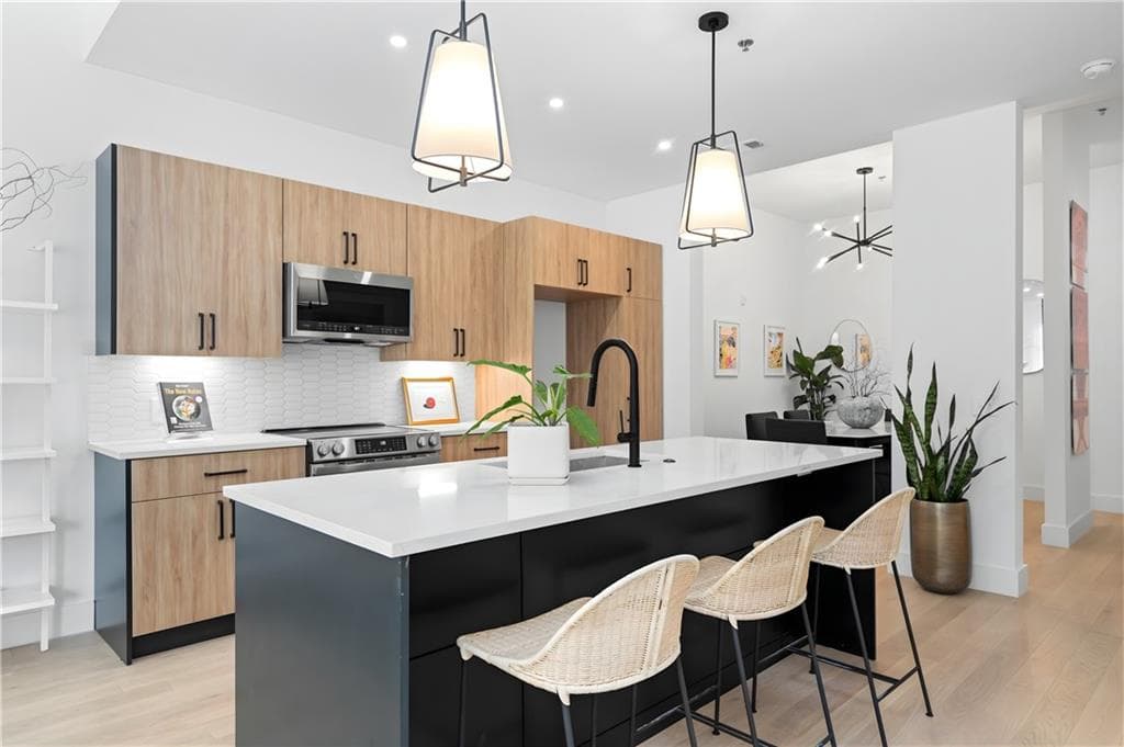 2 bedroom, 2 bathroom, 1,050 sq ft condominium for sale at 567 Ponce De Leon Avenue 610, Atlanta, GA 30308 — photo 7
