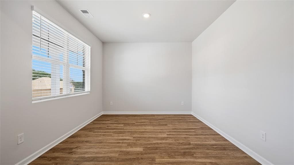 5 bedroom, 3 bathroom, 2,511 sq ft single family residence for sale at 590 Great Salt Lane, Hoschton, GA 30548 — photo 5