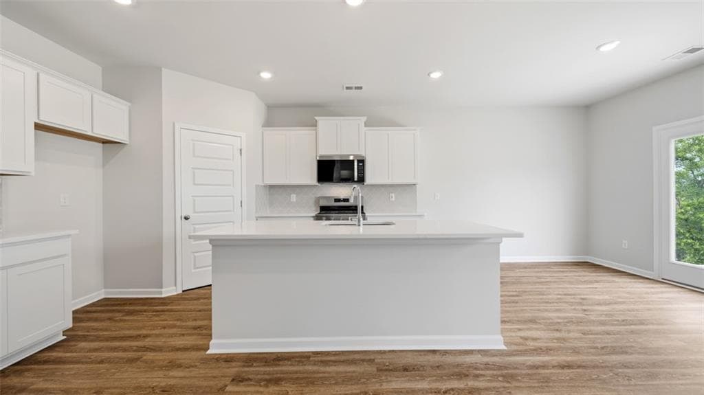 5 bedroom, 3 bathroom, 2,511 sq ft single family residence for sale at 590 Great Salt Lane, Hoschton, GA 30548 — photo 7