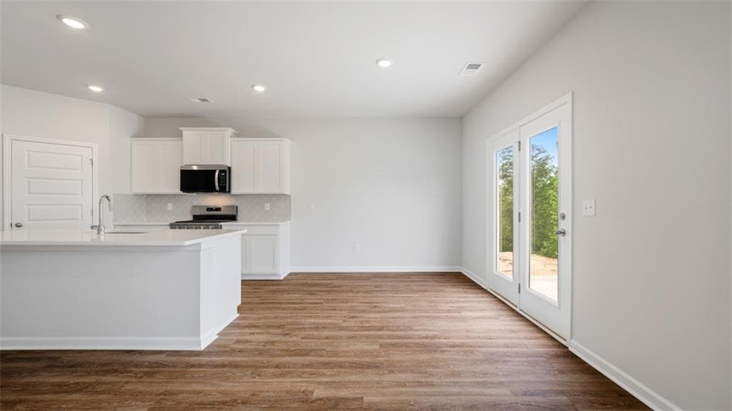 5 bedroom, 3 bathroom, 2,511 sq ft single family residence for sale at 590 Great Salt Lane, Hoschton, GA 30548 — photo 9