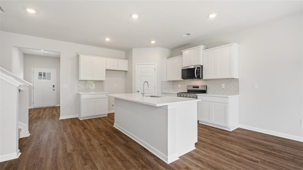 5 bedroom, 3 bathroom, 2,511 sq ft single family residence for sale at 590 Great Salt Lane, Hoschton, GA 30548 — photo 10