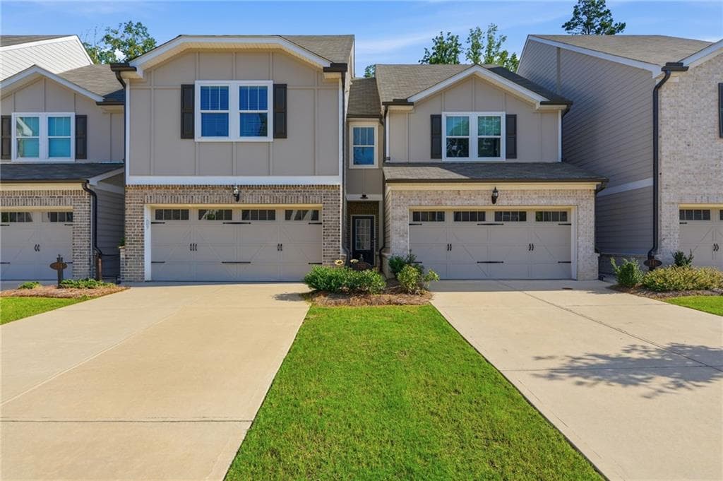 3 bedroom, 3 bathroom, 1,880 sq ft townhouse for sale at 350 Timberland Avenue, Dawsonville, GA 30534 — photo 1 of 30