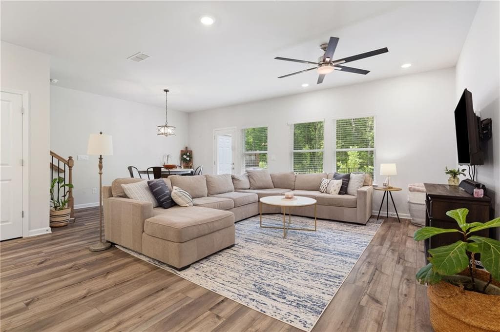 3 bedroom, 3 bathroom, 1,880 sq ft townhouse for sale at 350 Timberland Avenue, Dawsonville, GA 30534 — photo 9