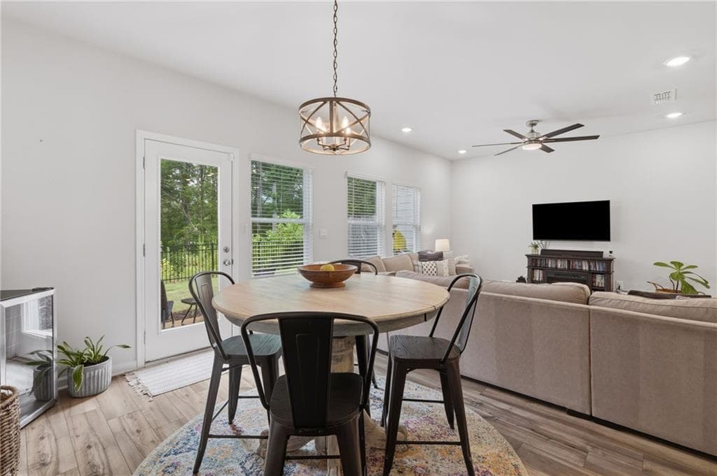 3 bedroom, 3 bathroom, 1,880 sq ft townhouse for sale at 350 Timberland Avenue, Dawsonville, GA 30534 — photo 10
