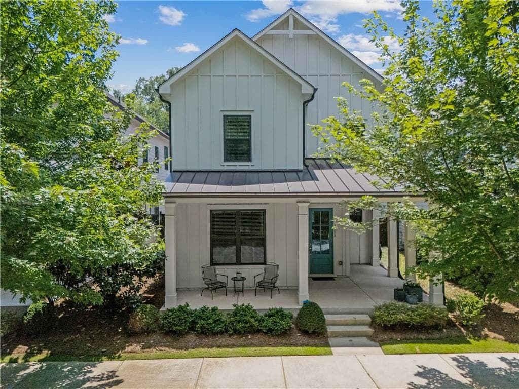 3 bedroom, 3 bathroom, 2,600 sq ft single family residence sold at 2358 Merrilee Lane, Atlanta, GA 30317