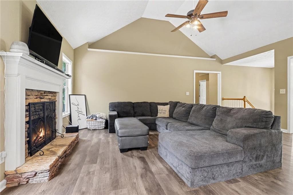 5 bedroom, 3 bathroom, 2,515 sq ft single family residence for sale at 6219 Compass Drive, Flowery Branch, GA 30542 — photo 7