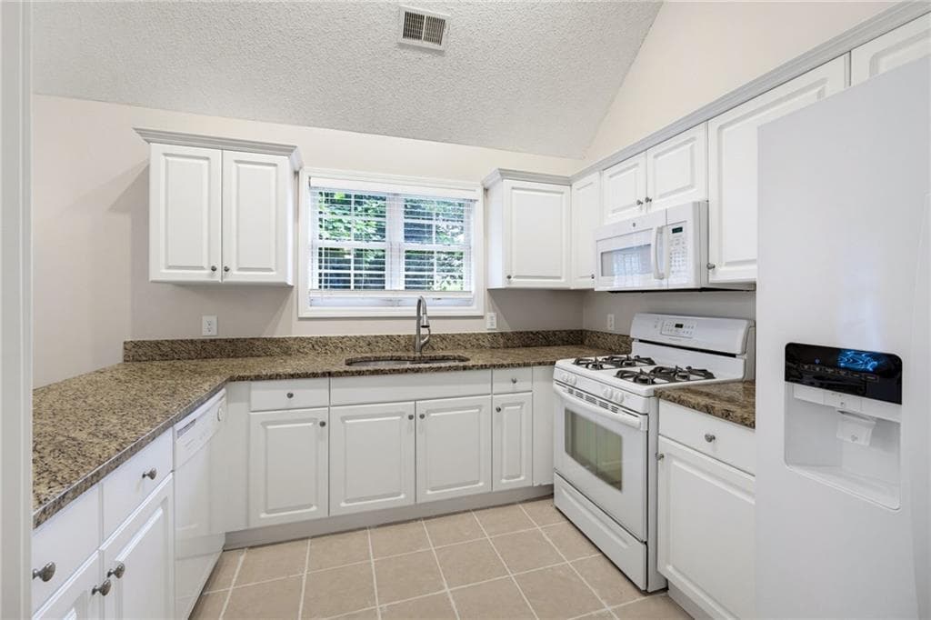 3 bedroom, 3 bathroom, 1,362 sq ft condominium for sale at 4280 Old Cherokee Street, Acworth, GA 30101 — photo 8