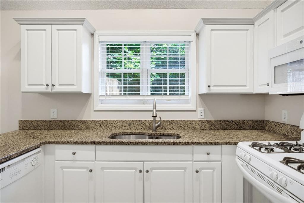 3 bedroom, 3 bathroom, 1,362 sq ft condominium for sale at 4280 Old Cherokee Street, Acworth, GA 30101 — photo 9