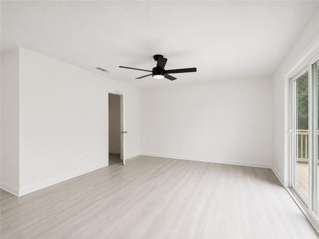 4 bedroom, 3 bathroom, 1,920 sq ft single family residence for sale at 3418 Johnson Drive, Snellville, GA 30039 — photo 6