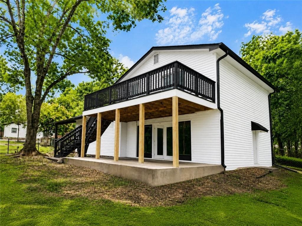 4 bedroom, 3 bathroom, 1,920 sq ft single family residence for sale at 3418 Johnson Drive, Snellville, GA 30039 — photo 8