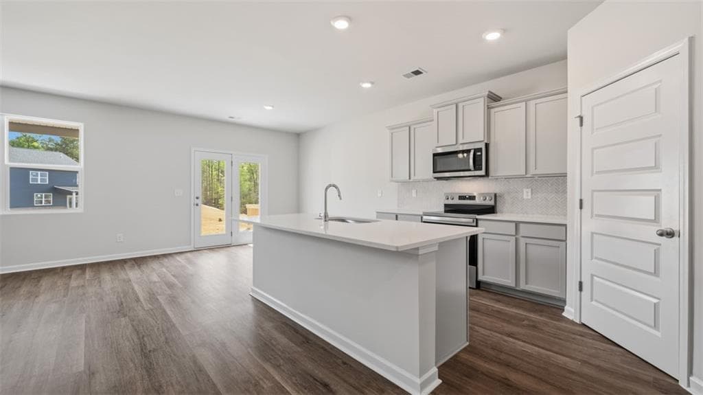 5 bedroom, 4 bathroom, 2,721 sq ft single family residence for sale at 631 Great Salt Lane, Hoschton, GA 30548 — photo 7