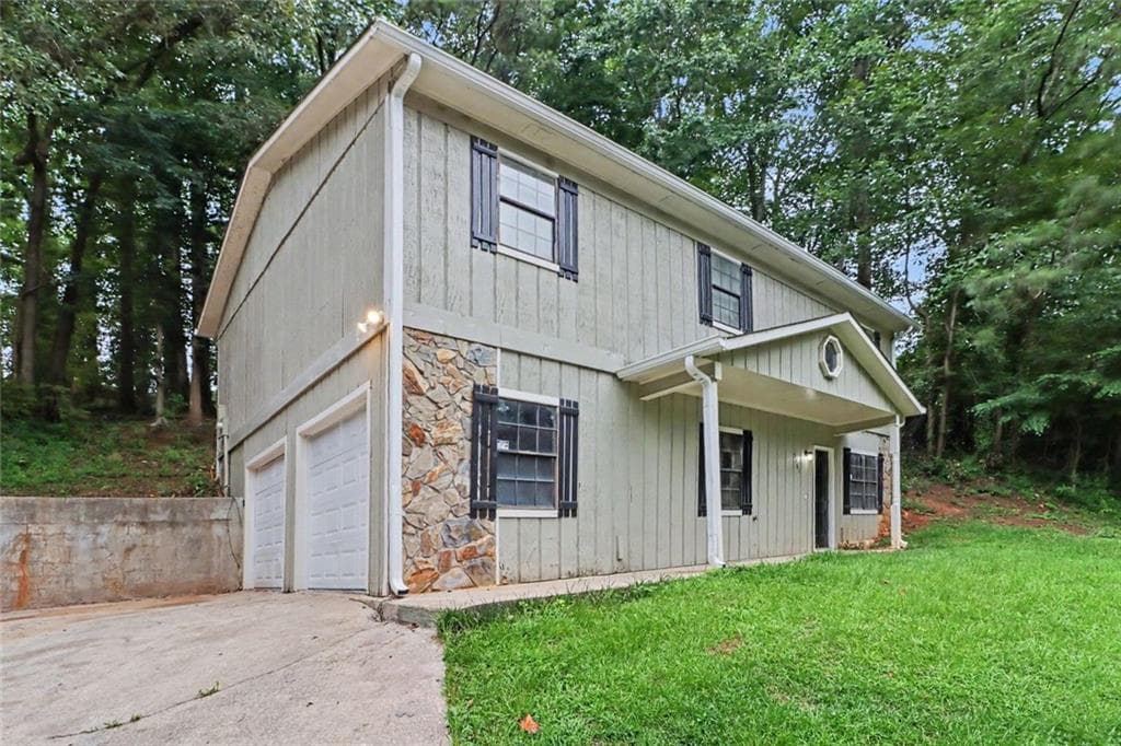 3 bedroom, 2 bathroom, 1,276 sq ft single family residence for sale at 5487 Hall Circle, Union City, GA 30291 — photo 2