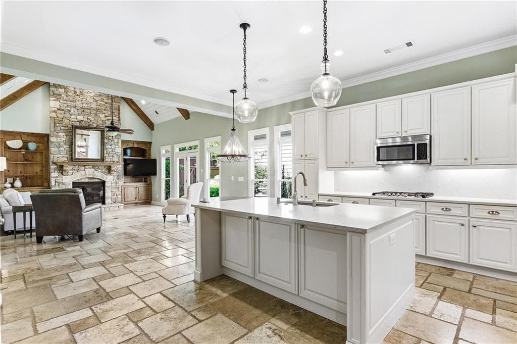 4 bedroom, 4 bathroom, 3,287 sq ft single family residence for sale at 2901 Gateland Square, Marietta, GA 30062 — photo 2