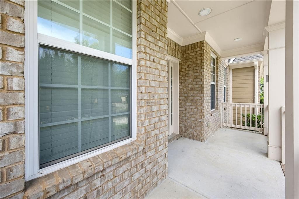 6 bedroom, 4 bathroom, 4,014 sq ft single family residence for sale at 720 Yasha Court, Alpharetta, GA 30005 — photo 4