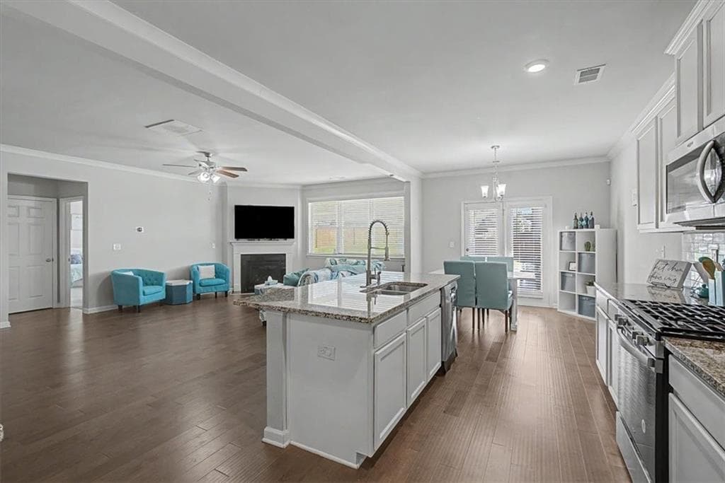 5 bedroom, 4 bathroom, 4,146 sq ft single family residence for sale at 278 Azalea Bloom Drive, Loganville, GA 30052 — photo 7
