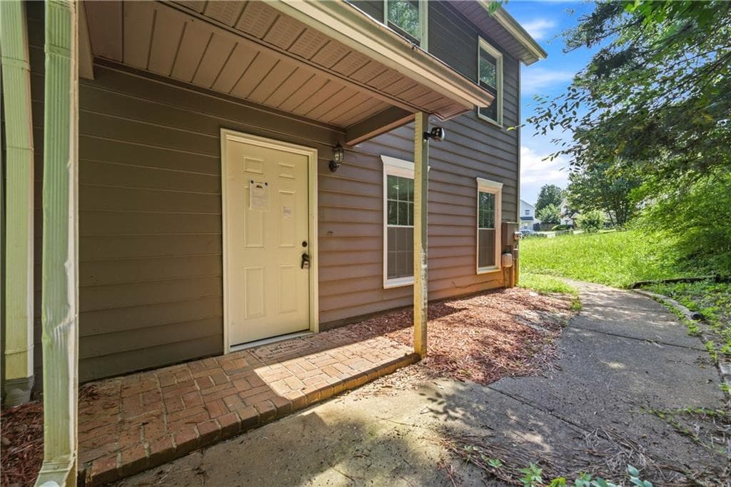 3 bedroom, 3 bathroom, 1,152 sq ft townhouse for sale at 1395 Kennesaw Trace Court, Kennesaw, GA 30144 — photo 3