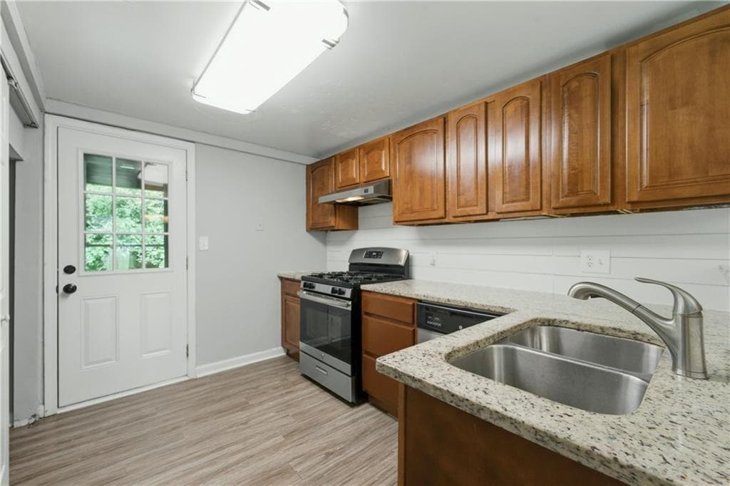 3 bedroom, 3 bathroom, 1,152 sq ft townhouse for sale at 1395 Kennesaw Trace Court, Kennesaw, GA 30144 — photo 9