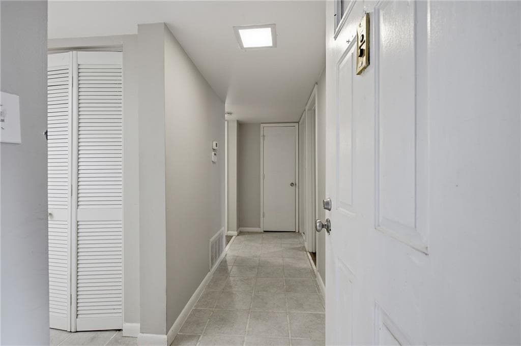 2 bedroom, 2 bathroom, 1,400 sq ft condominium for rent at 2183 Surrey Court, Marietta, GA 30067 for $1,700 a month — photo 3