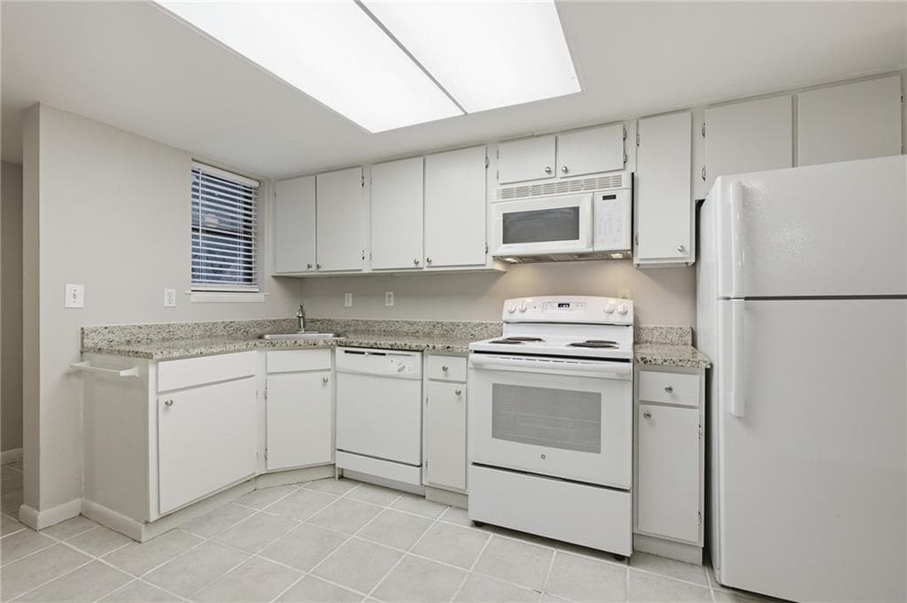 2 bedroom, 2 bathroom, 1,400 sq ft condominium for rent at 2183 Surrey Court, Marietta, GA 30067 for $1,700 a month — photo 5