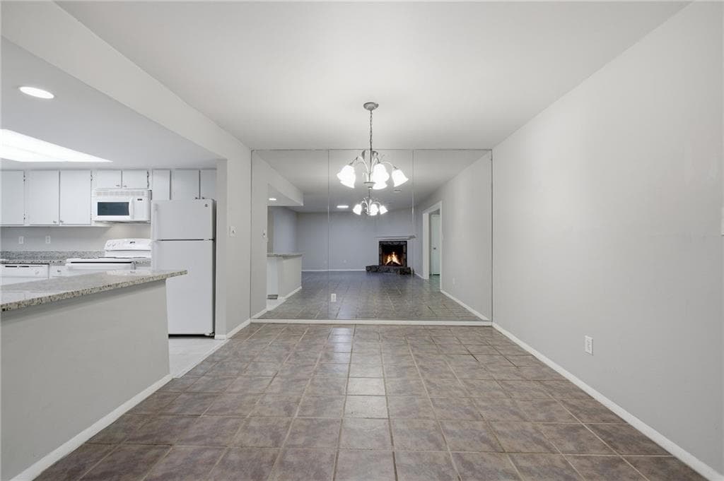 2 bedroom, 2 bathroom, 1,400 sq ft condominium for rent at 2183 Surrey Court, Marietta, GA 30067 for $1,700 a month — photo 9