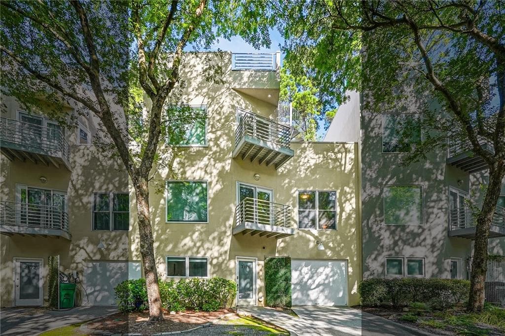 2 bedroom, 3 bathroom, 1,668 sq ft townhouse for sale at 2176 Millennium Way, Atlanta, GA 30319 — photo 2
