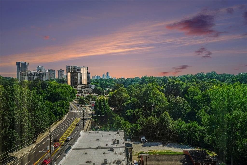 1 bedroom, 1 bathroom, 703 sq ft condominium for sale at 2285 Peachtree Road 909, Atlanta, GA 30309 — photo 6