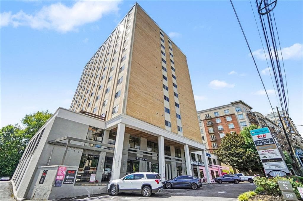 1 bedroom, 1 bathroom, 703 sq ft condominium for sale at 2285 Peachtree Road 909, Atlanta, GA 30309 — photo 9