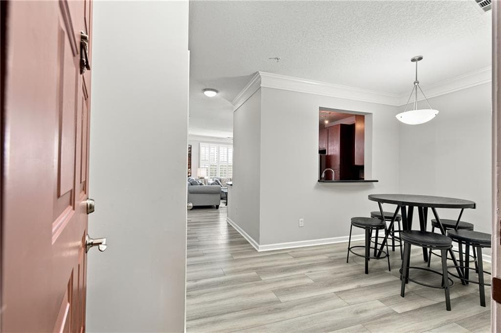 3 bedroom, 2 bathroom, 1,450 sq ft condominium for sale at 400 17th Street 1323, Atlanta, GA 30363 — photo 4