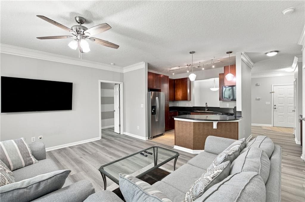 3 bedroom, 2 bathroom, 1,450 sq ft condominium for sale at 400 17th Street 1323, Atlanta, GA 30363 — photo 9