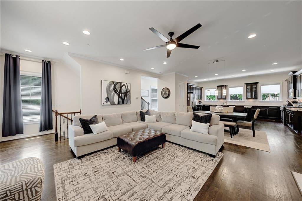 3 bedroom, 4 bathroom, 2,084 sq ft townhouse for sale at 909 Dumaine Trace, Sandy Springs, GA 30328 — photo 3
