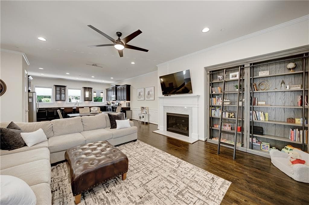 3 bedroom, 4 bathroom, 2,084 sq ft townhouse for sale at 909 Dumaine Trace, Sandy Springs, GA 30328 — photo 4