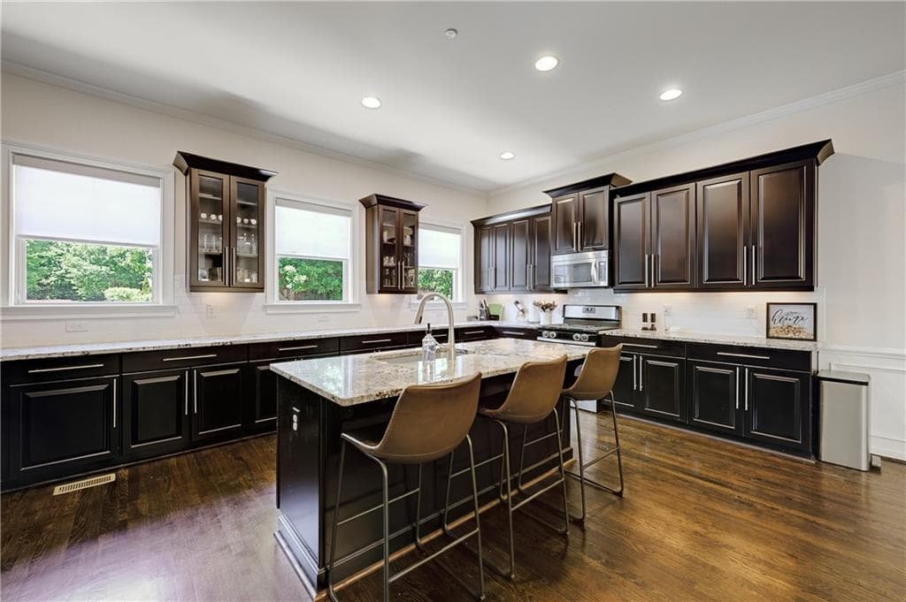 3 bedroom, 4 bathroom, 2,084 sq ft townhouse for sale at 909 Dumaine Trace, Sandy Springs, GA 30328 — photo 5