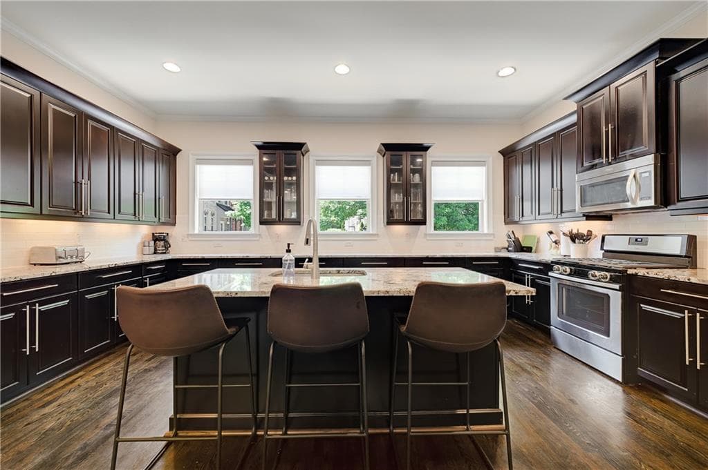 3 bedroom, 4 bathroom, 2,084 sq ft townhouse for sale at 909 Dumaine Trace, Sandy Springs, GA 30328 — photo 7