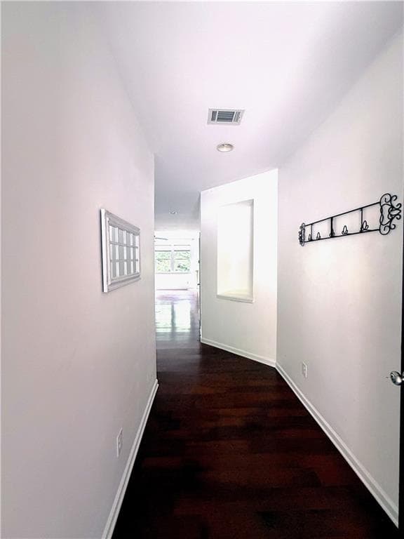 3 bedroom, 3 bathroom, 2,068 sq ft townhouse for rent at 2160 Crestridge Trail, Atlanta, GA 30329 for $3,295 a month — photo 3