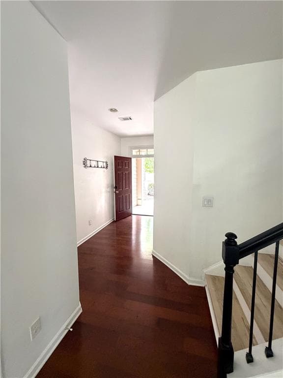 3 bedroom, 3 bathroom, 2,068 sq ft townhouse for rent at 2160 Crestridge Trail, Atlanta, GA 30329 for $3,295 a month — photo 4