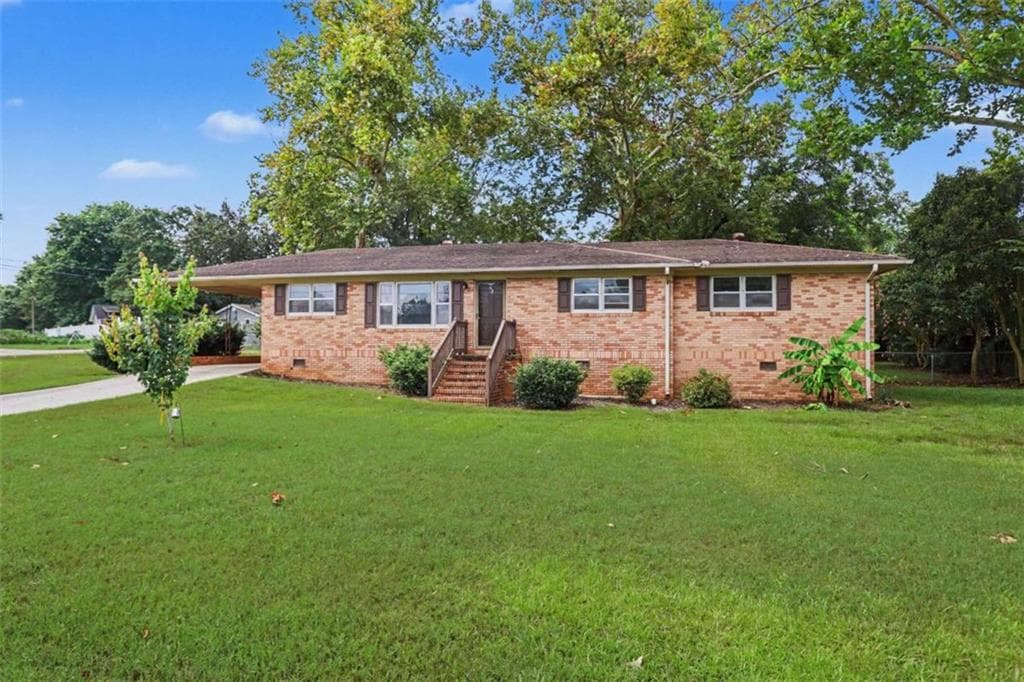 3 bedroom, 2 bathroom, 1,602 sq ft single family residence for sale at 63 Green Street, Royston, GA 30662 — photo 3