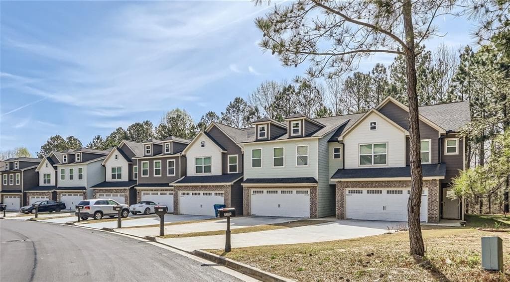 3 bedroom, 3 bathroom, 1,864 sq ft townhouse for sale at 7805 Rock Rose Lane, Fairburn, GA 30213