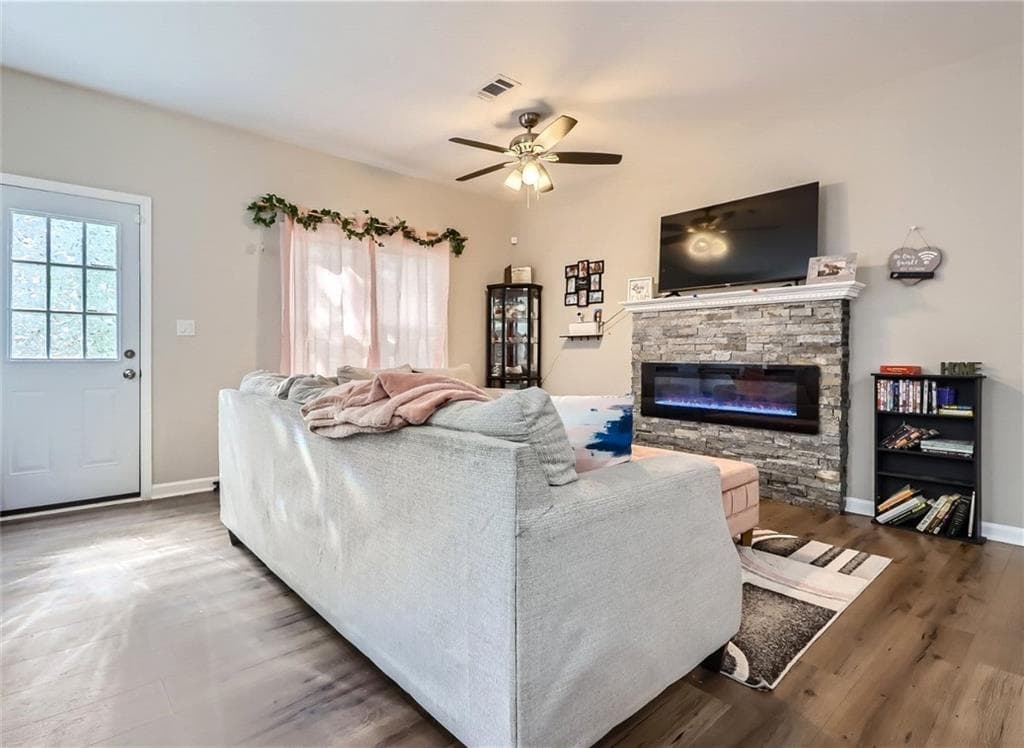 3 bedroom, 3 bathroom, 1,864 sq ft townhouse for sale at 7805 Rock Rose Lane, Fairburn, GA 30213 — photo 5