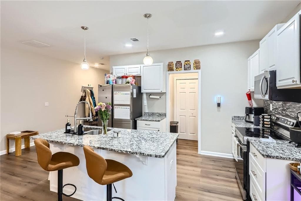 3 bedroom, 3 bathroom, 1,864 sq ft townhouse for sale at 7805 Rock Rose Lane, Fairburn, GA 30213 — photo 7