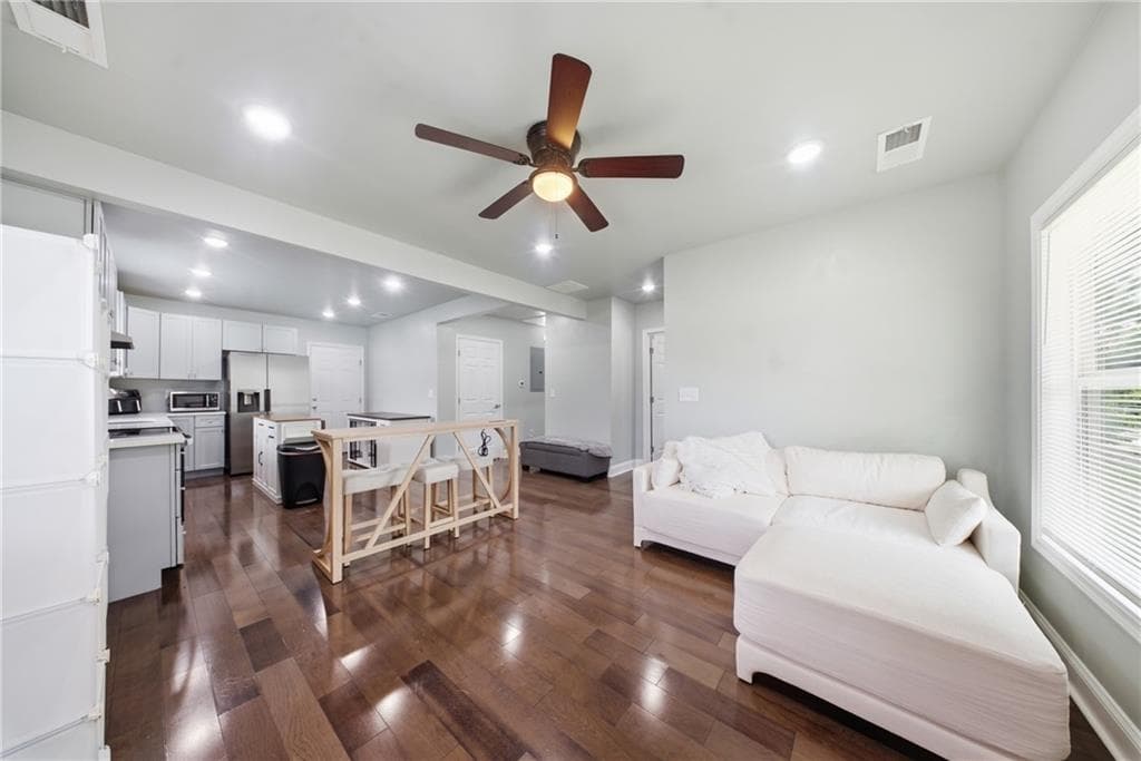 3 bedroom, 2 bathroom, 896 sq ft single family residence for sale at 1183 Highway 138, Jonesboro, GA 30236 — photo 6