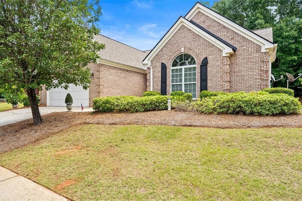3 bedroom, 3 bathroom, 2,328 sq ft single family residence for sale at 311 Crossroads Drive, Social Circle, GA 30025 — photo 2