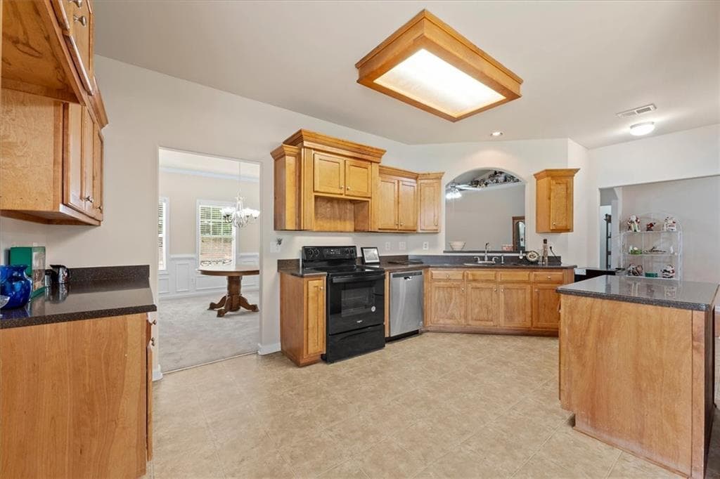 3 bedroom, 3 bathroom, 2,328 sq ft single family residence for sale at 311 Crossroads Drive, Social Circle, GA 30025 — photo 8