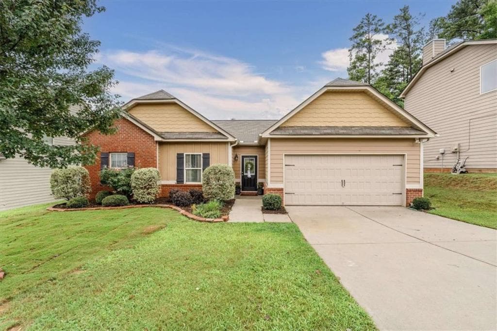 3 bedroom, 2 bathroom, 1,601 sq ft single family residence for sale at 2559 Grayton Loop, Villa Rica, GA 30180 — photo 1 of 59