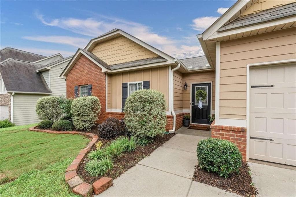 3 bedroom, 2 bathroom, 1,601 sq ft single family residence for sale at 2559 Grayton Loop, Villa Rica, GA 30180 — photo 6