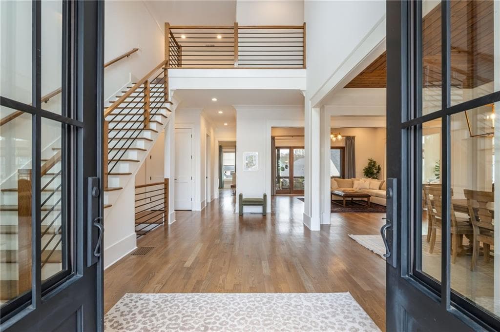5 bedroom, 6 bathroom, 6,460 sq ft single family residence for sale at 4030 Cottage Park Court, Alpharetta, GA 30004 — photo 2
