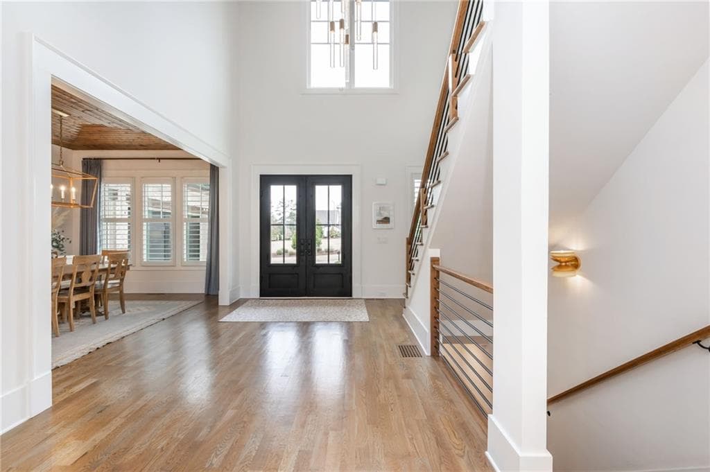 5 bedroom, 6 bathroom, 6,460 sq ft single family residence for sale at 4030 Cottage Park Court, Alpharetta, GA 30004 — photo 4