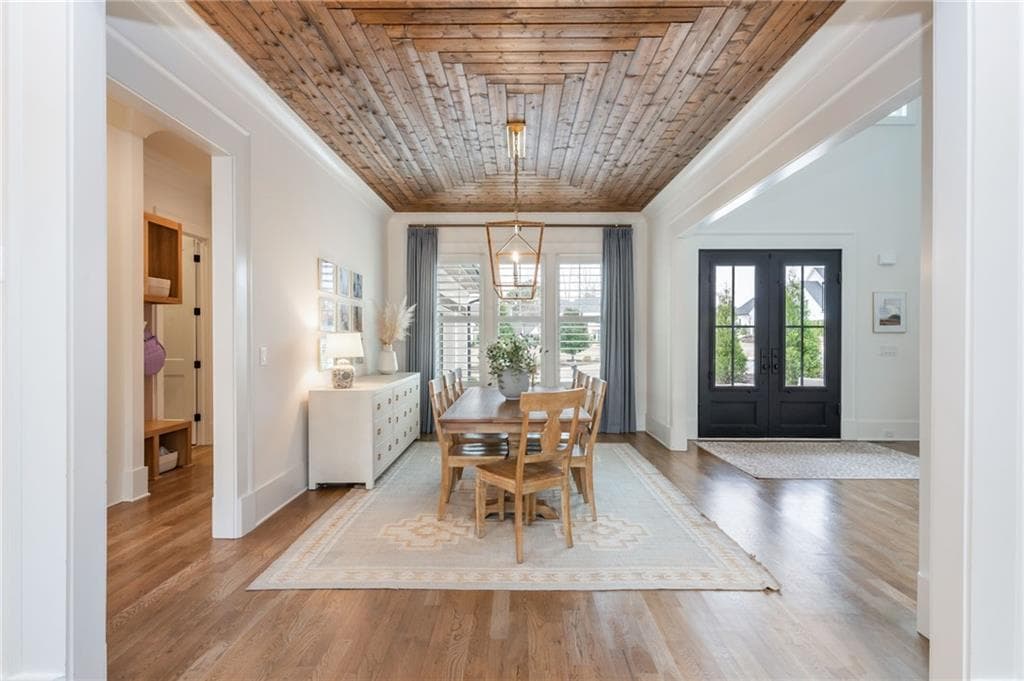 5 bedroom, 6 bathroom, 6,460 sq ft single family residence for sale at 4030 Cottage Park Court, Alpharetta, GA 30004 — photo 5