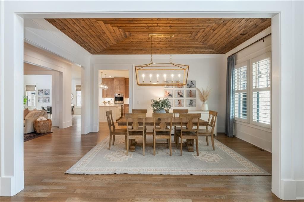 5 bedroom, 6 bathroom, 6,460 sq ft single family residence for sale at 4030 Cottage Park Court, Alpharetta, GA 30004 — photo 6