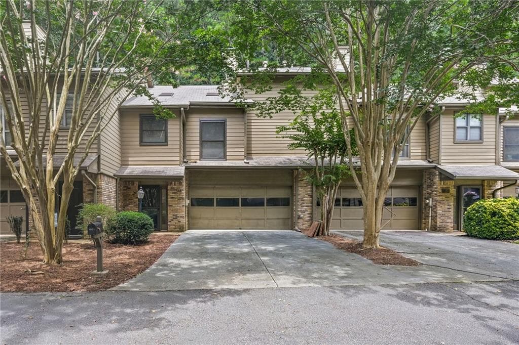3 bedroom, 3 bathroom, 1,980 sq ft condominium under contract at 1831 D Youville Lane, Atlanta, GA 30341