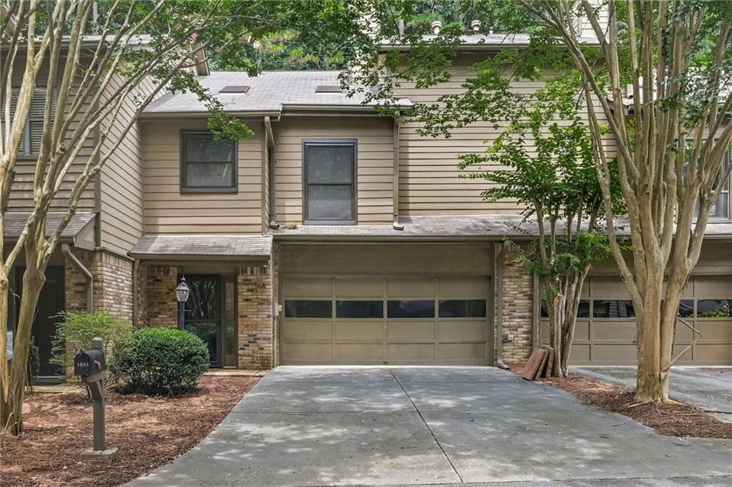 3 bedroom, 3 bathroom, 1,980 sq ft condominium under contract at 1831 D Youville Lane, Atlanta, GA 30341 — photo 2
